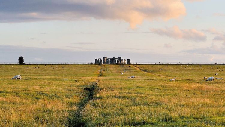 web_Stonehenge.jpg